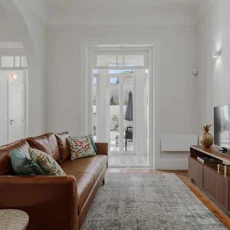 Apartment Romantic Luxury House W Captivating Outdoor Patio *